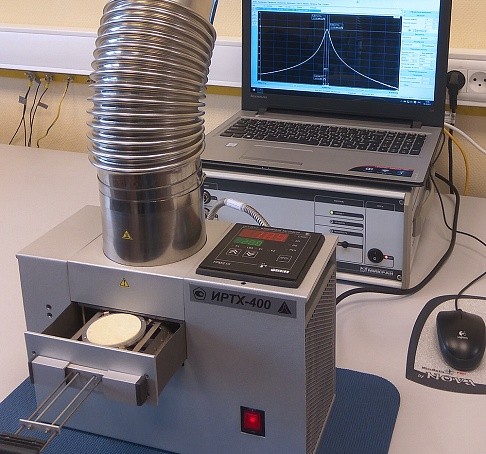 Установка для измерения радиотехнических характеристик диэлектрических материалов
